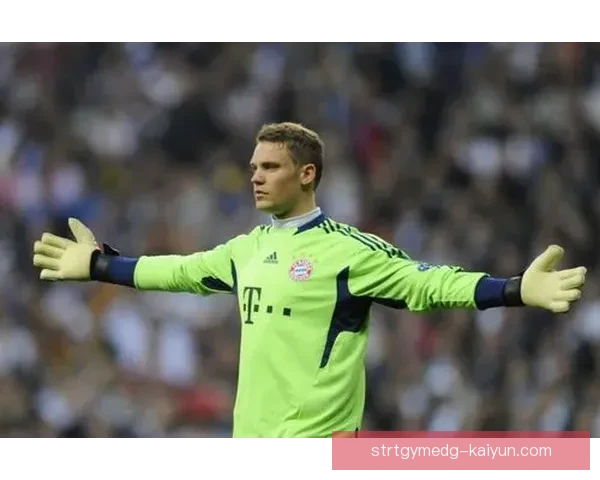 诺伊尔重返赛场，展现出强大斗志为球队争冠之路注入新动力