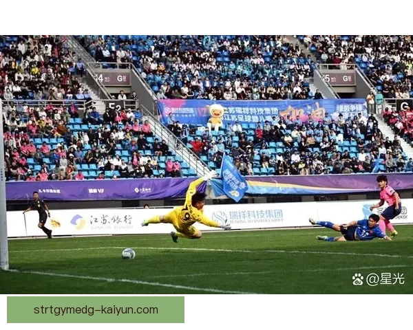 从贫民窟到绿茵场，足球明星的奋斗与荣耀值得关注