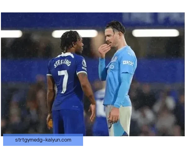 诺伊尔防守站位持续稳定，展现高水平门将领导力与反应能力